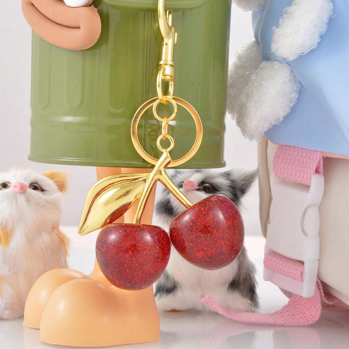 2025 Neue Kirsche Auto Schlüsselanhänger High-End-Feeling Damentasche Exquisite Accessoires Rucksack Anhänger Trendy_voghion.com