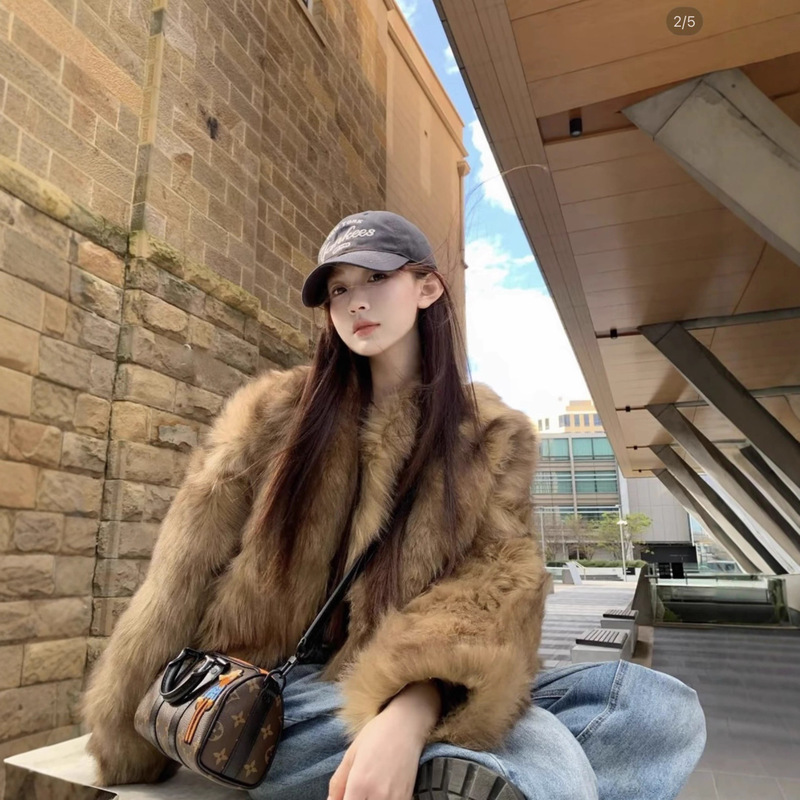2025 Autumn and Winter Brown American Short Eco-Friendly Fur High Fashion Lazy Style Top 2025 Autumn and Winter Brown American Short Eco-Friendly Fur High Fashion Lazy Style Top