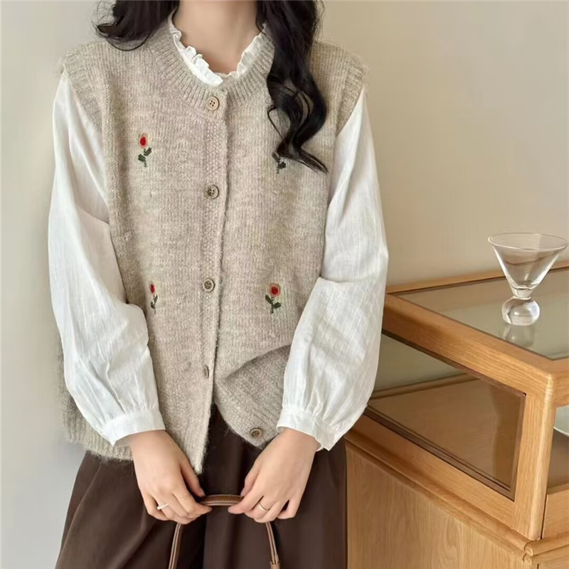 Korean-Style Ins Floral Embroidered Knit Vest for Women, Autumn 2026 New Slim-Fit Layered Vest, Trendy Alpaca Wool Korean-Style Ins Floral Embroidered Knit Vest for Women, Autumn 2026 New Slim-Fit Layered Vest, Trendy Alpaca Wool