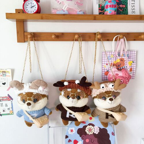 Squirrel bag 18-year-old surprise birthday gift for girlfriend, best friend, practical Christmas gift for boy, cute plush bag
