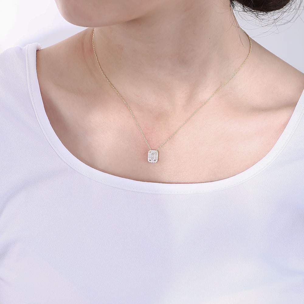 5g Weight 0.03µm Gold Plating Thickness Water Plating Gold Plating Process 925 Sterling Silver Zircon Inlay Square Pendant Necklace