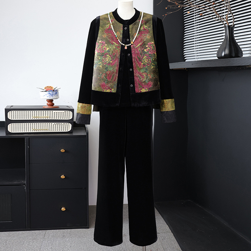 New Chinese-style spring and autumn fashion set for mothers, 2026 new collection, stylish and elegant three-piece outfit for middle-aged and elderly women, featuring a Chinese-style vest New Chinese-style spring and autumn fashion set for mothers, 2026 new collection, stylish and elegant three-piece outfit for middle-aged and elderly women, featuring a Chinese-style vest