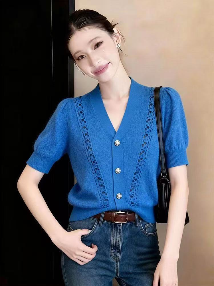 Áo cardigan len dệt kim họa tiết rỗng màu xanh Klein — Xanh da trờicolor