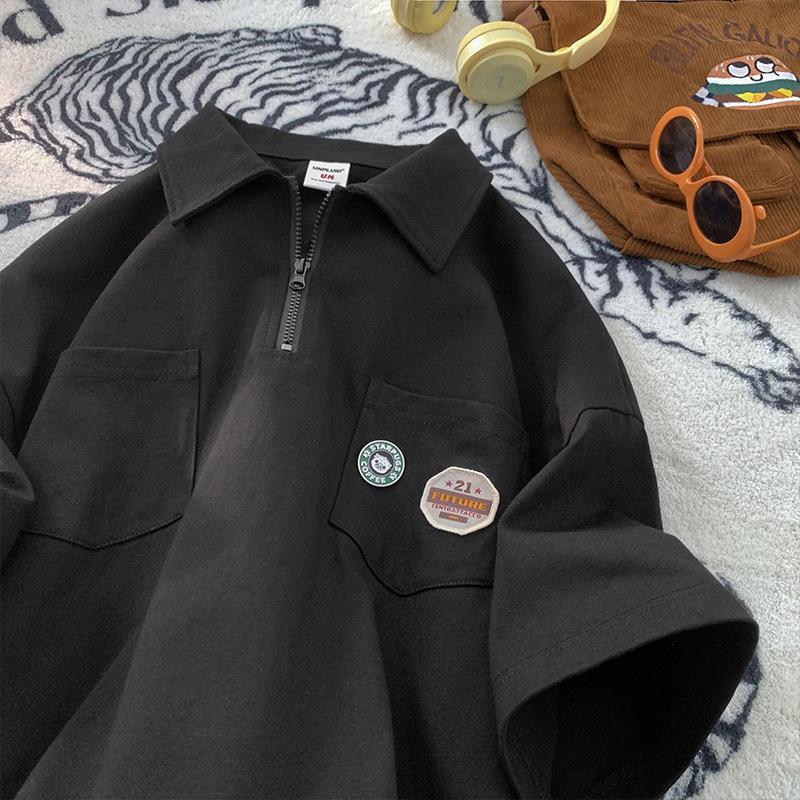 Camisa de polo de solapa con media cremallera marca de moda de verano para hombres Camiseta de manga corta ins moda Suelta todo fósforo estilo Hong Kong ropa de trabajo superior