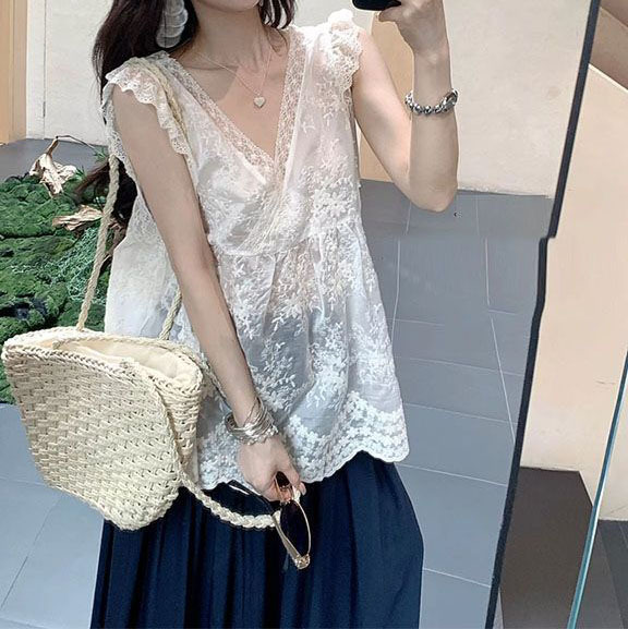 Pure Desire Backless Ruffle Splicing Design Top Women's 2025 Summer New French V Neck Lace Shirt