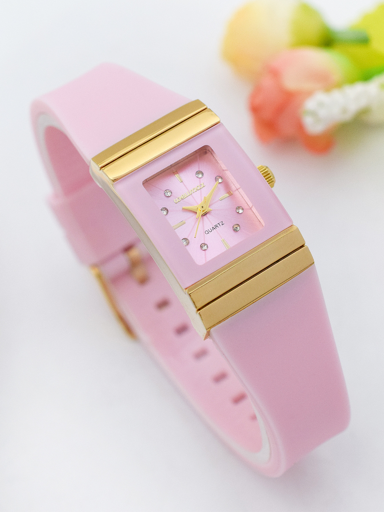 Heiße verkaufende neue kleine quadratische Damenuhr mit Silikonband, modische Damenuhr mit Diamanteinlage, trendige und personalisierte Quarzuhr_voghion.com