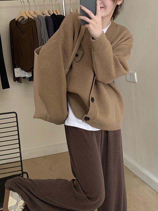 Suéter coreano de estilo perezoso abrigo de otoño nuevo diseño sensación de color sólido suelto cuello en V botón único cardigan de punto para mujeres