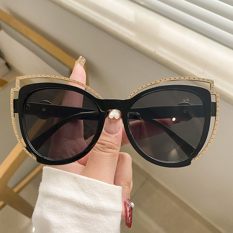 2022 nuevas gafas de sol europeas y americanas de las mujeres de alto grado ins CAT EYE marco pequeño gafas de sol blancas protección solar 98316