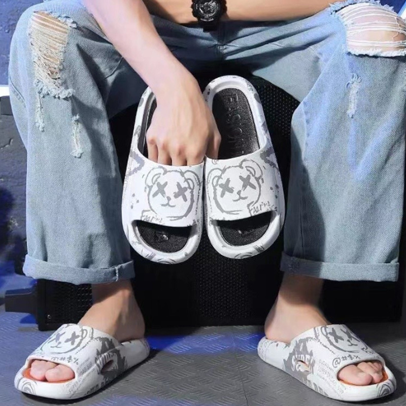 Slippers Men's Trendy Ins Wear-Resistant Men's Slippers 2025 New Outer Sandals Summer Home Non-Slip