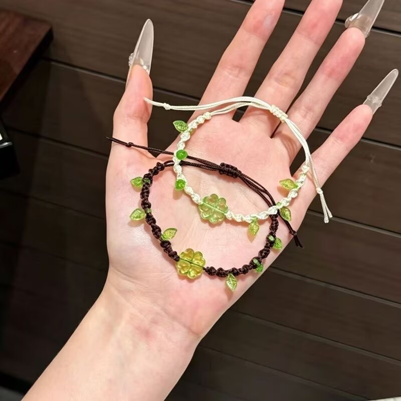 Lucky Four-Leaf Clover Bracelet, Handmade, Trendy, Unique, and Popular Among Friends, a Stylish Gift for Couples