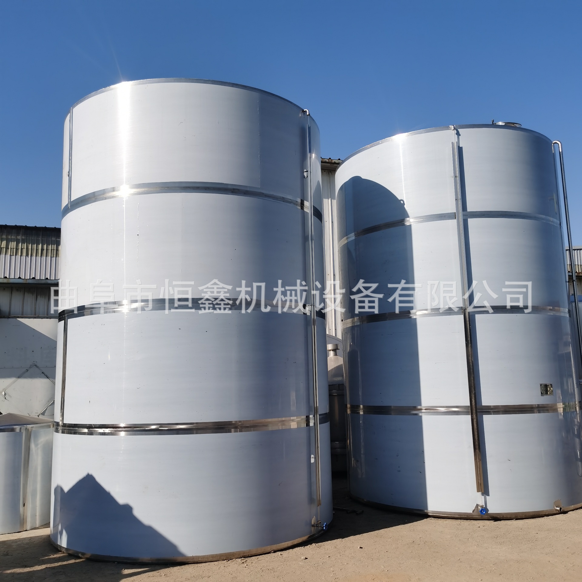 自酿酒不锈钢储存罐白酒立式酒罐可现场制作不锈钢酒容器酿造设备