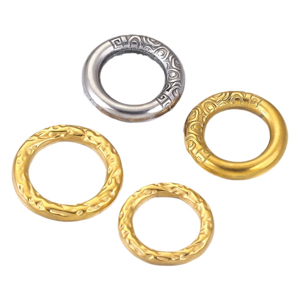 Presión de aceite de acero inoxidable Anillo redondo vintage Textura de acero de titanio Colgante redondo Accesorios de bricolaje Accesorios Pendientes Collar