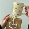 Такса смотрящая вверх
