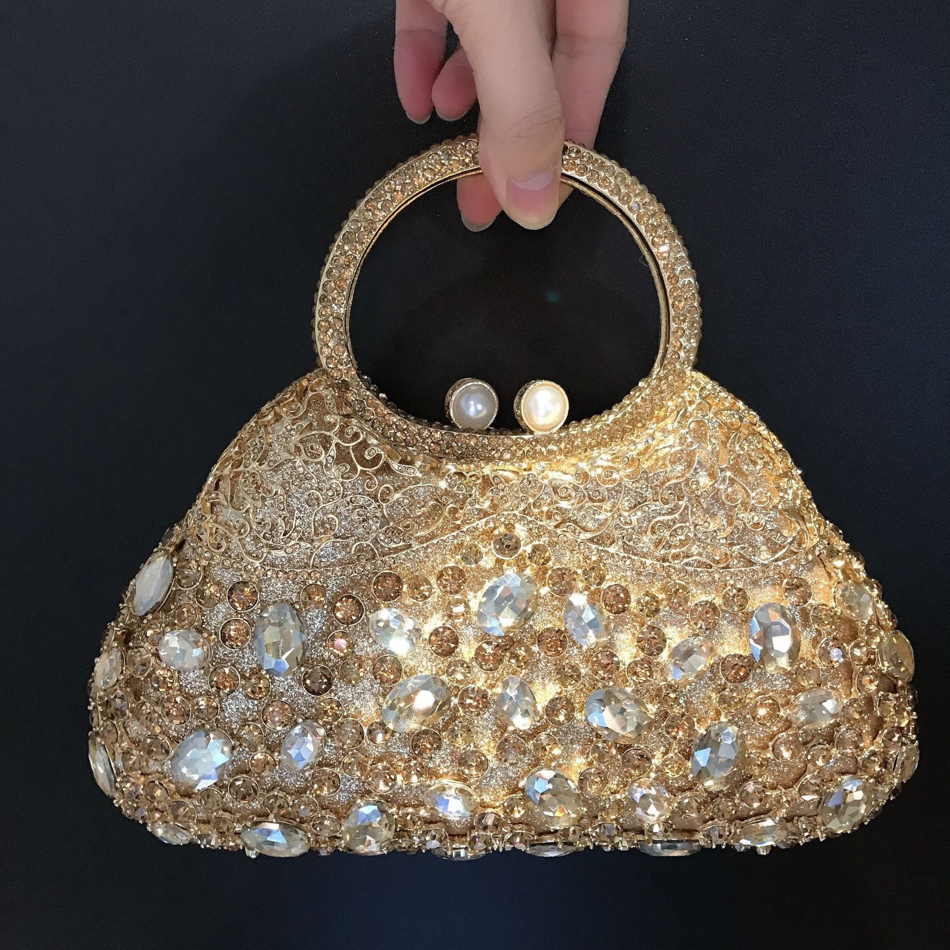 Bolso de piedra hueco de metal con diamantes bolso de banquete europeo y americano bolso de diamantes de aleación de mujer