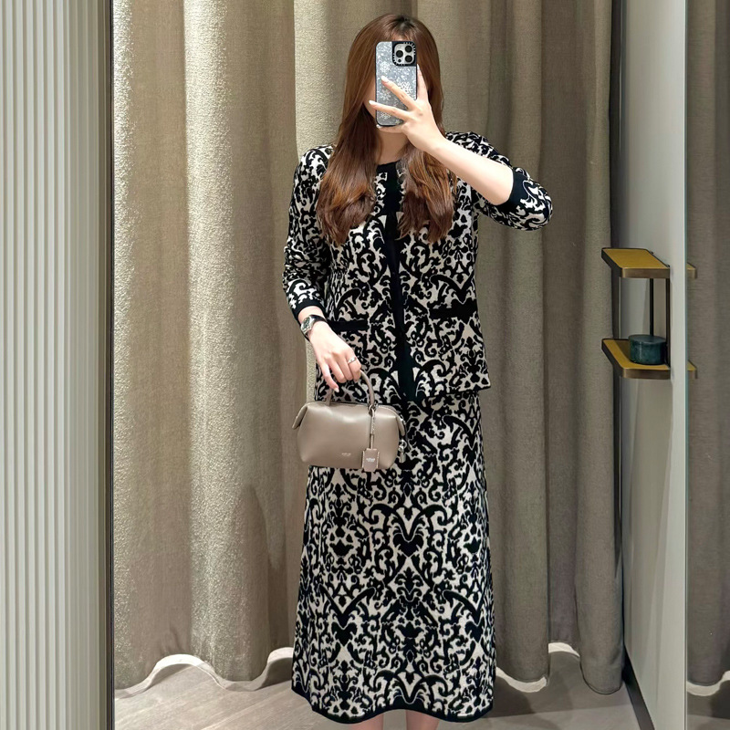 High-End Double-Layer Woven Wool Cashmere Knitted Cardigan Skirt Sweater Two-Piece Women's Autumn and Winter Fashion Skirt