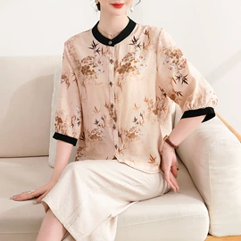 女式针织衫;女式毛呢外套;时尚休闲套装