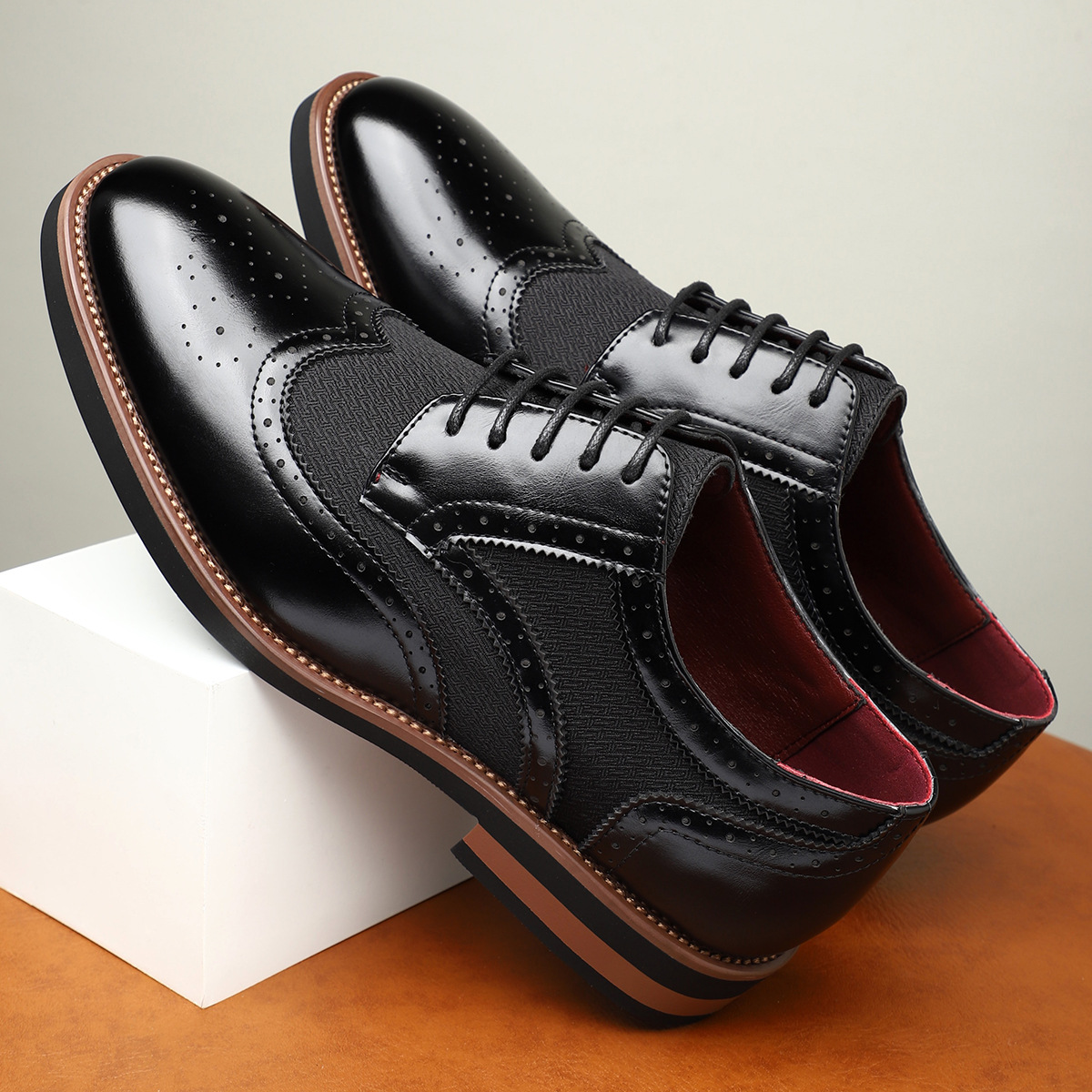 新款商务正装雕花皮鞋英伦风舒适透气布洛克男鞋休闲绅士百搭皮鞋