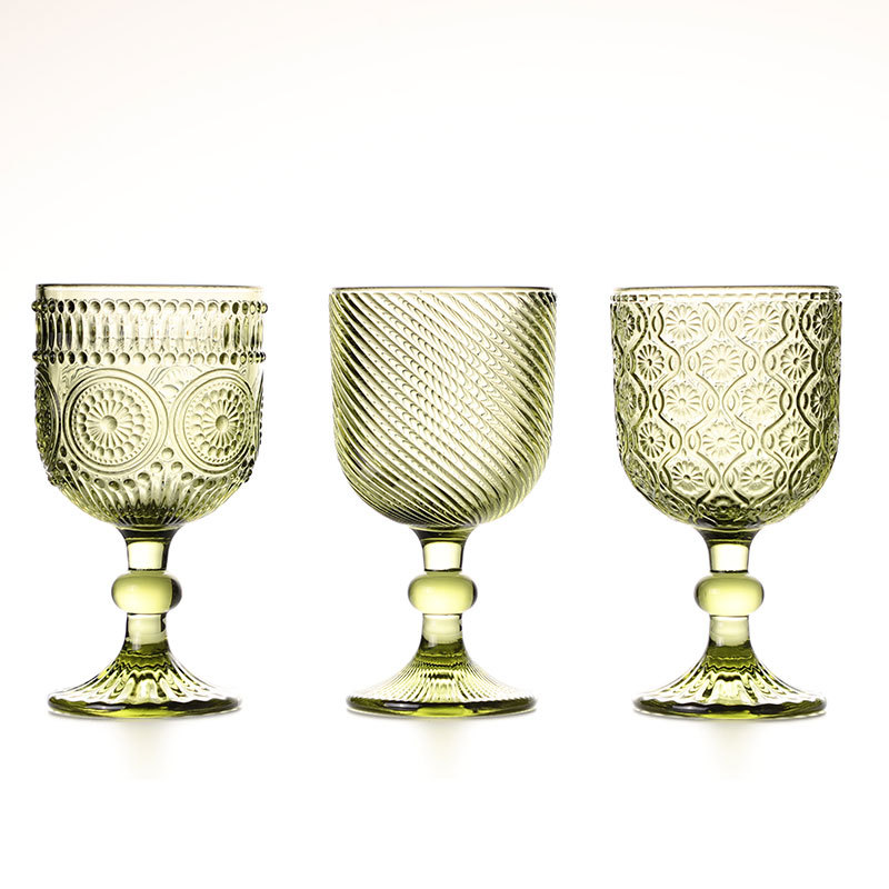 Taza de vino de vidrio en relieve Taza de vino de comercio exterior Europa Taza de decoración al por mayor Taza de jugo Taza de vino de pie alto