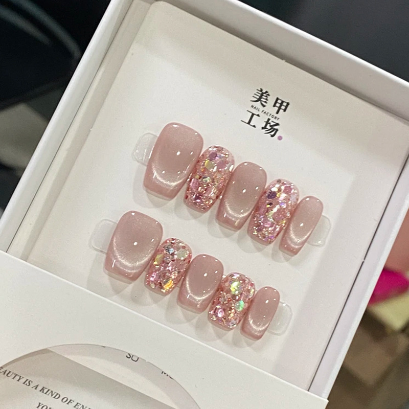 [Peach Girl] Autumn and winter new pure hand-worn armour high-grade short temperament autumn and winter cat's eye manicure