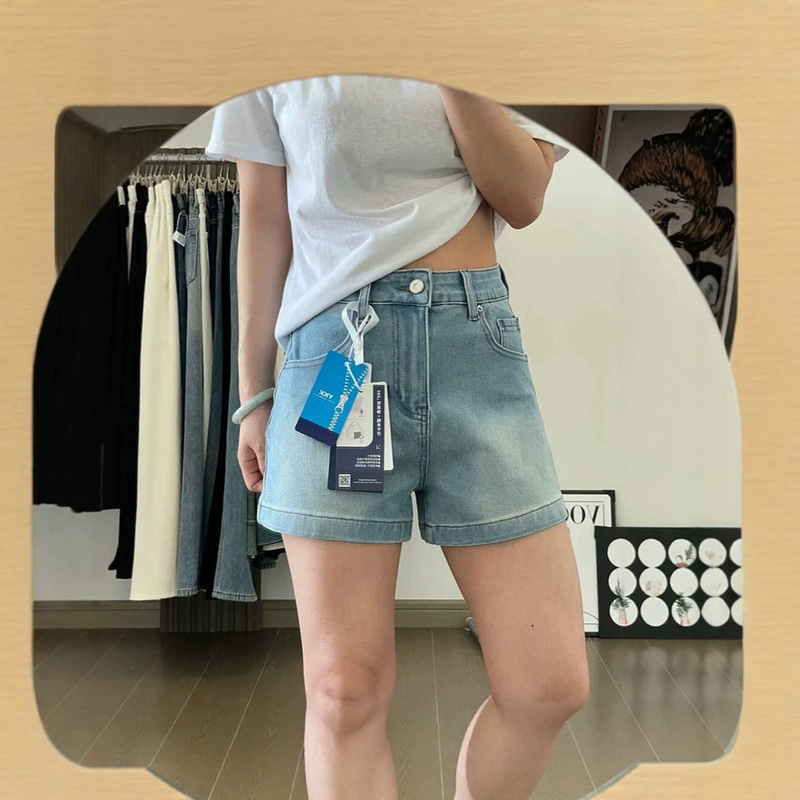 Light Blue Denim Shorts for Women, Summer High-Waisted Stretchy Hot Pants, Loose Straight-Leg Versatile Four-Way Stretch Jeans for Women Light Blue Denim Shorts for Women, Summer High-Waisted Stretchy Hot Pants, Loose Straight-Leg Versatile Four-Way Stretch Jeans for Women