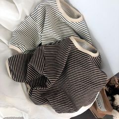 男女ベビーの春と秋の服、新鮮で芸術的なルーズストライプラウンドネックスウェットシャツ、子供用Tシャツ、多用途のベーシックベースレイヤー