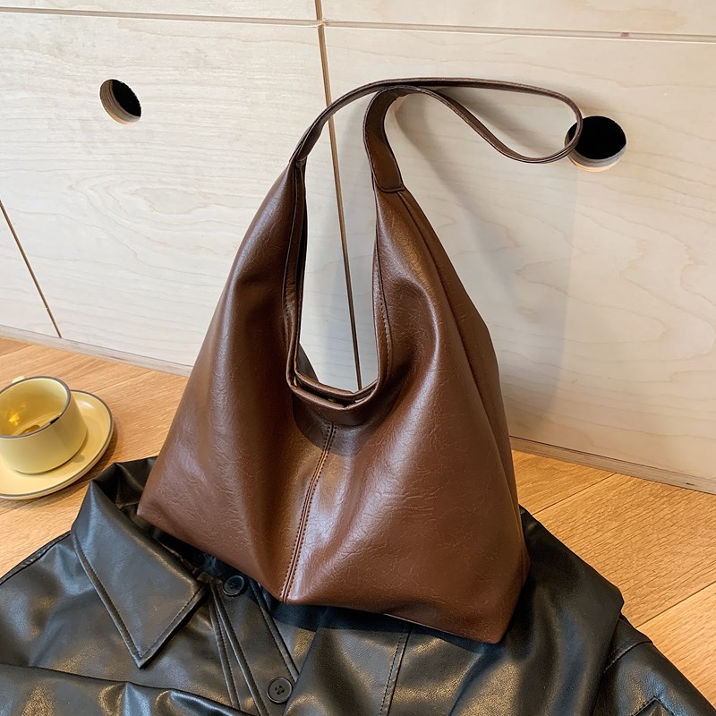 Blanda de gran capacidad de moda temperamento viaje bolsa de hombro para niños 2024 invierno nuevo bolso de brazo universal bolso especial