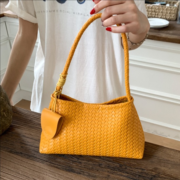 2025 nuevo estilo retrógrado francés bolso tejido a mano bolso de brazo de nicho universal bolso de moda bolso de hombro