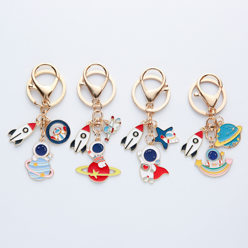 Astronaut Metal Keychain Creative Astronaut Pendant Rocket Star Car Key Chain Personality Bag Pendant