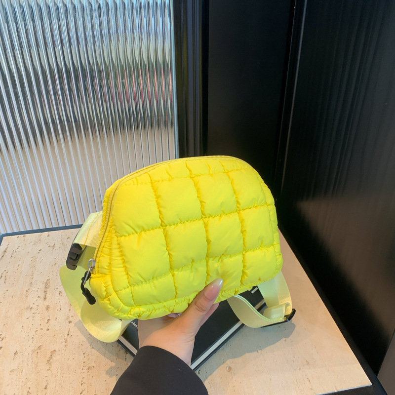 Bolsa de pecho casuales de cuadrillas suaves 2024 nueva moda versátil bolsa casuales simple ancha correa de hombro