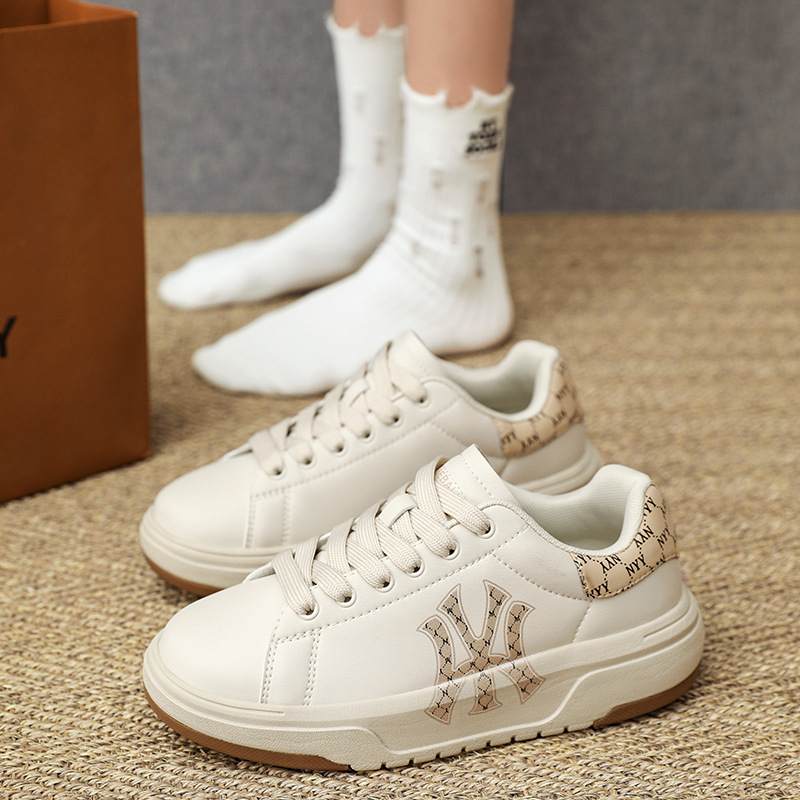 Otoño nueva moda pareja zapatos blancos coreanos suela gruesa ligera versátil aumento de altura zapatos de skate casuales para hombres y mujeres