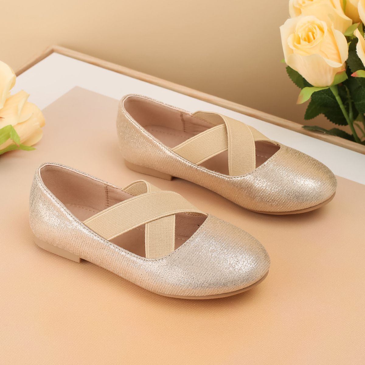 Girls' shoes with cross elastic straps and glitter, suitable for party performances, ballet shoes, girls' soft-soled practice shoes