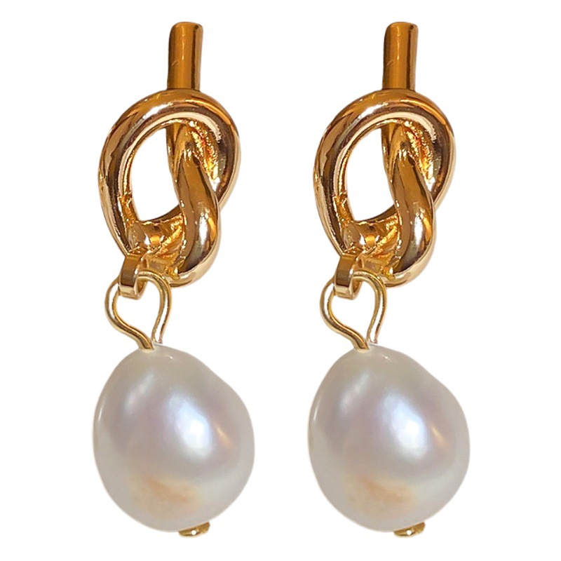 Aguja de plata anudada barroco pendientes de perlas de agua dulce de moda elegante de alto grado pendientes de diseño de lujo pendientes de luz al por mayor