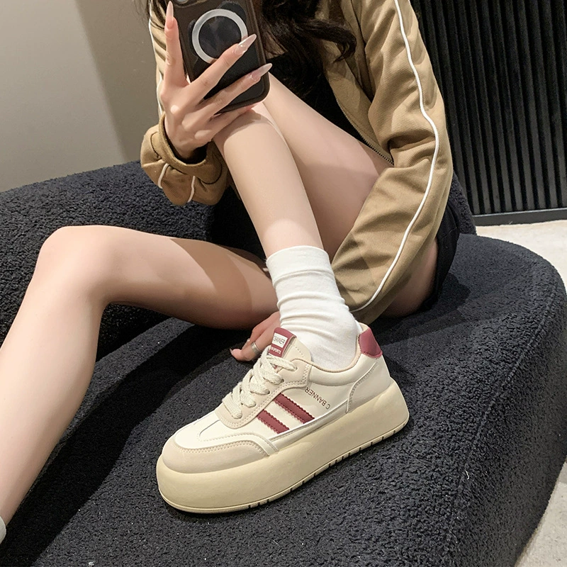 Маленькие белые туфли женский 2024 весна новая круглая голова шнуровка толстая подошва спортивная мода дикая повседневная обувь на мягкой подошве спорт