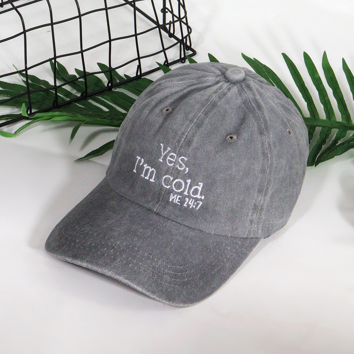 Casquette de baseball délavée brodée avec lettre Oui au design tendance unisexe pour hommes et femmes avec dessus souple_voghion.com