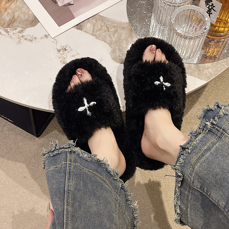 Cross-Border 2025 New Autumn and Winter Furry Slippers for Women, Cross-Flower Outer Slippers, Home Cotton Slippers for Women Cross-Border 2025 New Autumn and Winter Furry Slippers for Women, Cross-Flower Outer Slippers, Home Cotton Slippers for Women