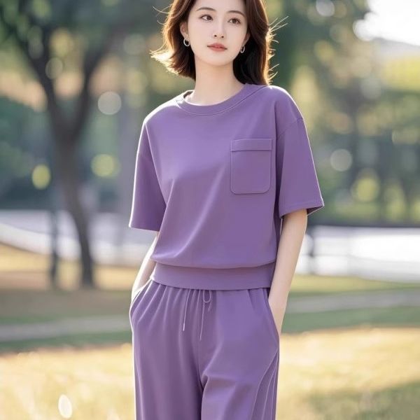 2025 새로운 여름 반팔 화이트 캐주얼 하이 엔드 보라색 편안한 스포츠 슈트 세련된 루즈하고 편안한