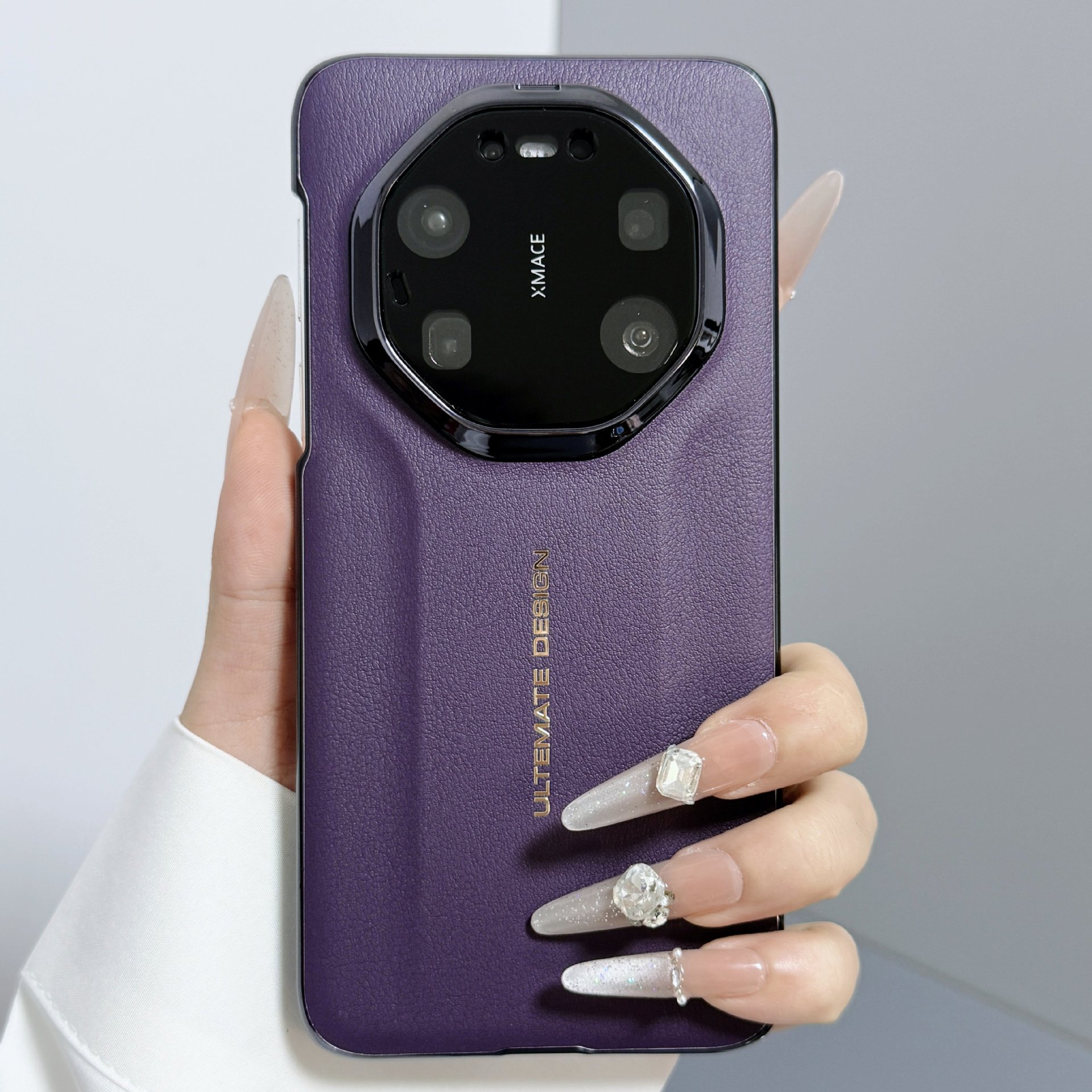 The Plain Leather Case Is Suitable for Huawei Mate80Promax, Instantly Transforms into a Porsche-Like Design, and Comes with a Built-In Lens Protector for Mate70