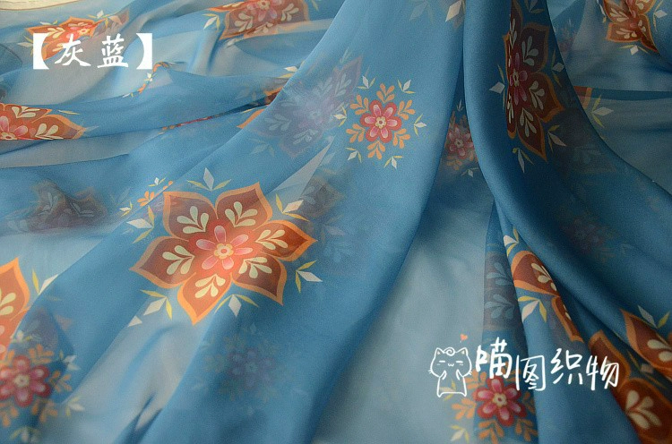 Оригинальная печать Дуньхуана Silk Chiffon Tangfeng Tuan Flower Bailuyhan ткань для одежды, меховая ткань