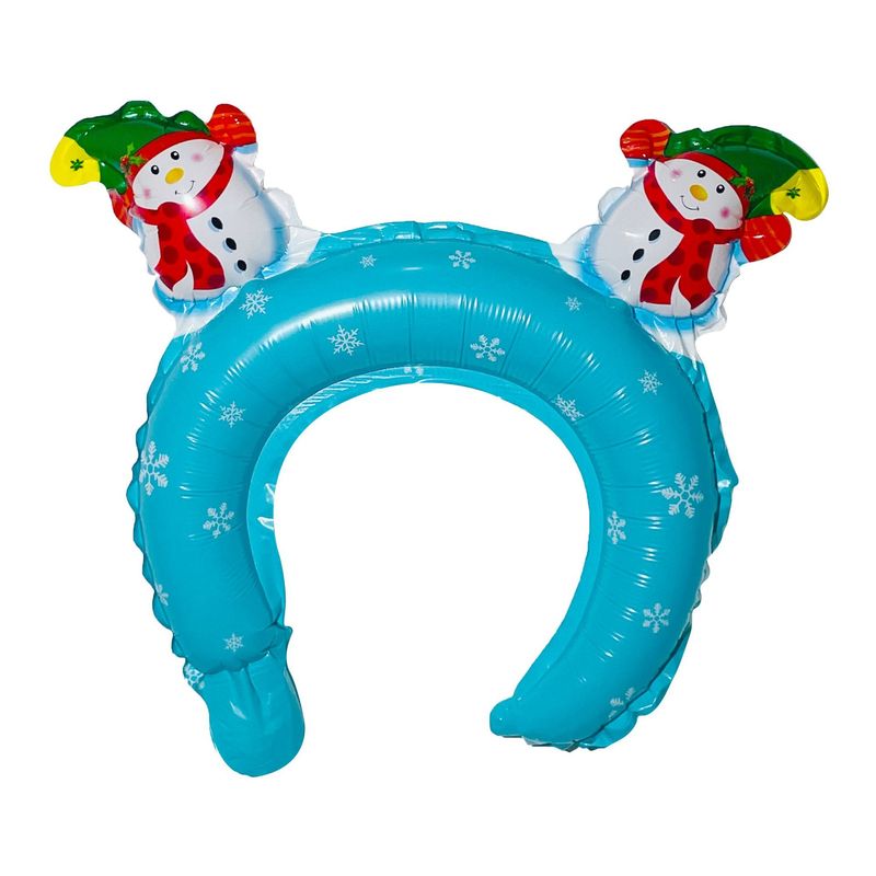 クリスマスのクリスマスツリーの老人雪だるまは棒のカチューシャの装飾品を持っています。|undefined