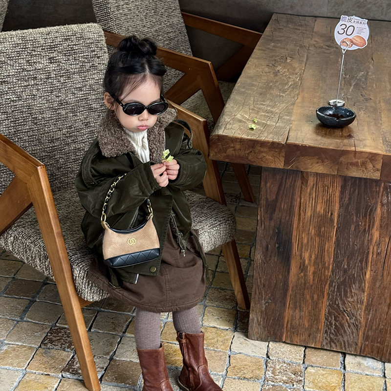 Coreana de alto valor para niños y niñas bolsas de hombro de patrón de leopardo diamante mini bolsas de bebé nuevas bolsas de cadenas para niños