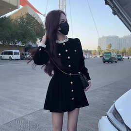 小香风黑色丝绒连衣裙女2025秋季新款法式收腰显瘦小个子a字短裙