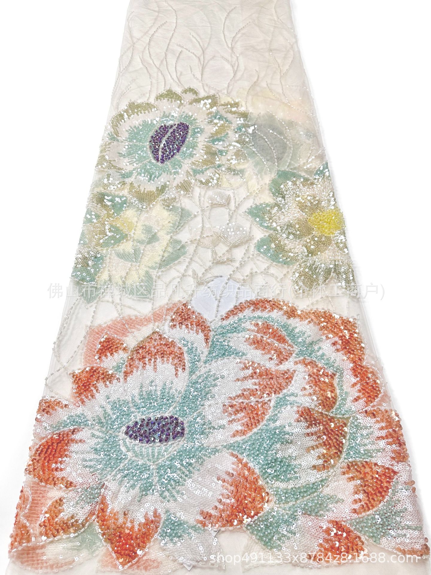 Fabricantes de palacio viento cuentas bordadas tela lujosa alta sensación de hombro vestido de noche ropa de moda tela
