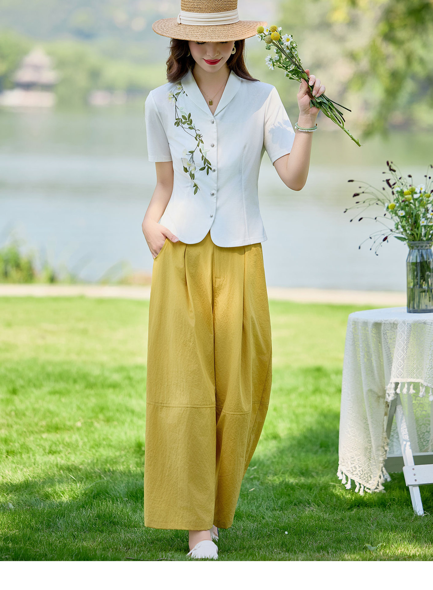Bộ hai mảnh áo sơ mi thêu hoa kết hợp chân váy cạp cao tay bồng — Màu ảnh chi tiết 19