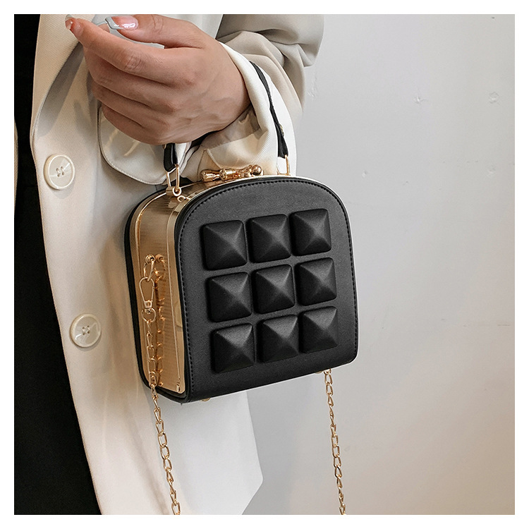 Women's Medium Pu Leather Solid Color Vintage Style Classic Style Lock Clasp Handbag display picture 5