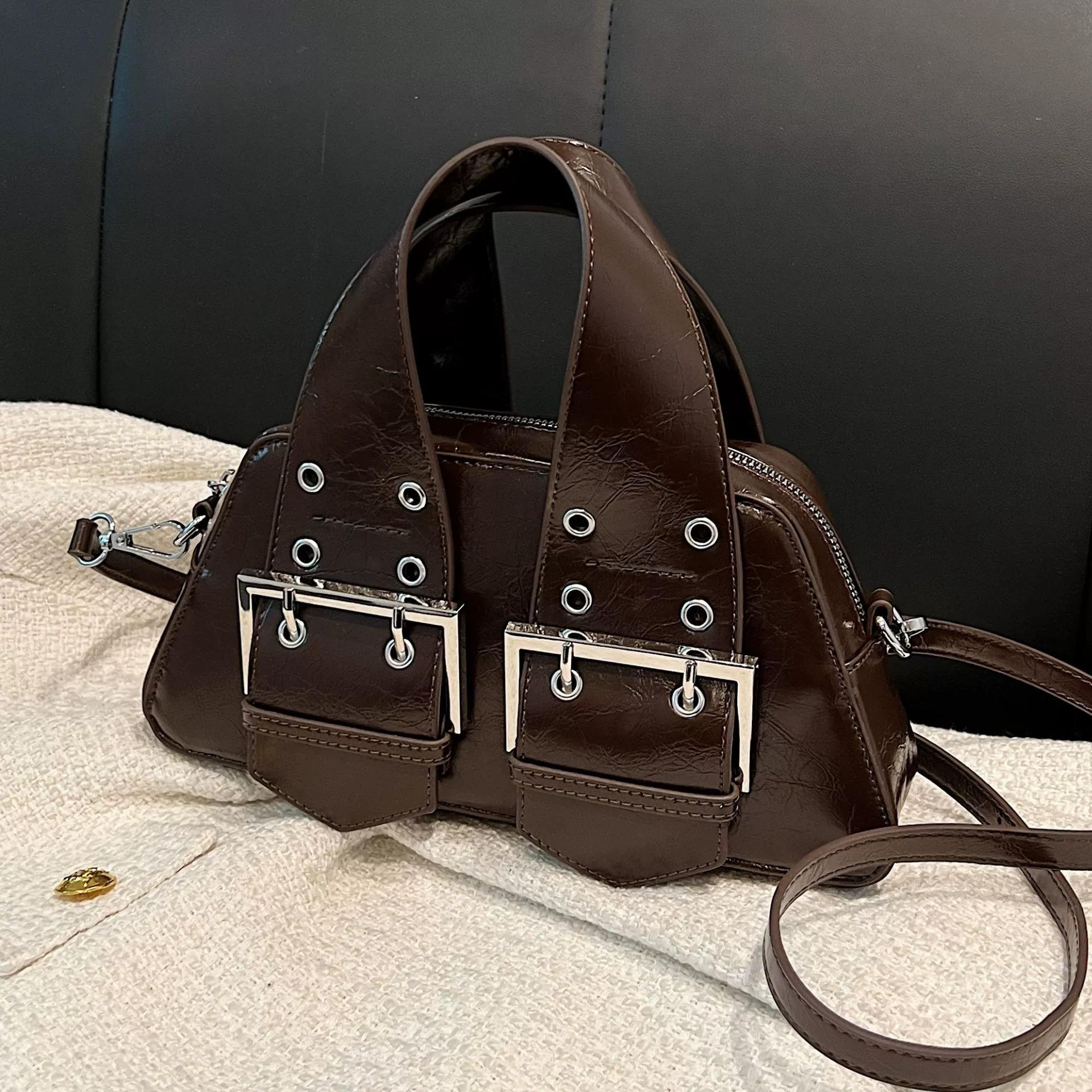 Retro handheld shoulder bag, high-quality style, 2023 collection