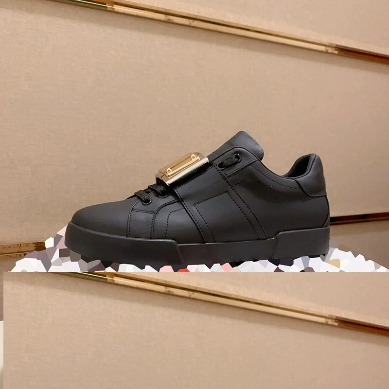 Маленькие белые туфли Мужские туфли кожаные модные нишевые личности Британский ветер дышащий европейский вокзал железный бренд 2024 Осенние туфли высокие товары