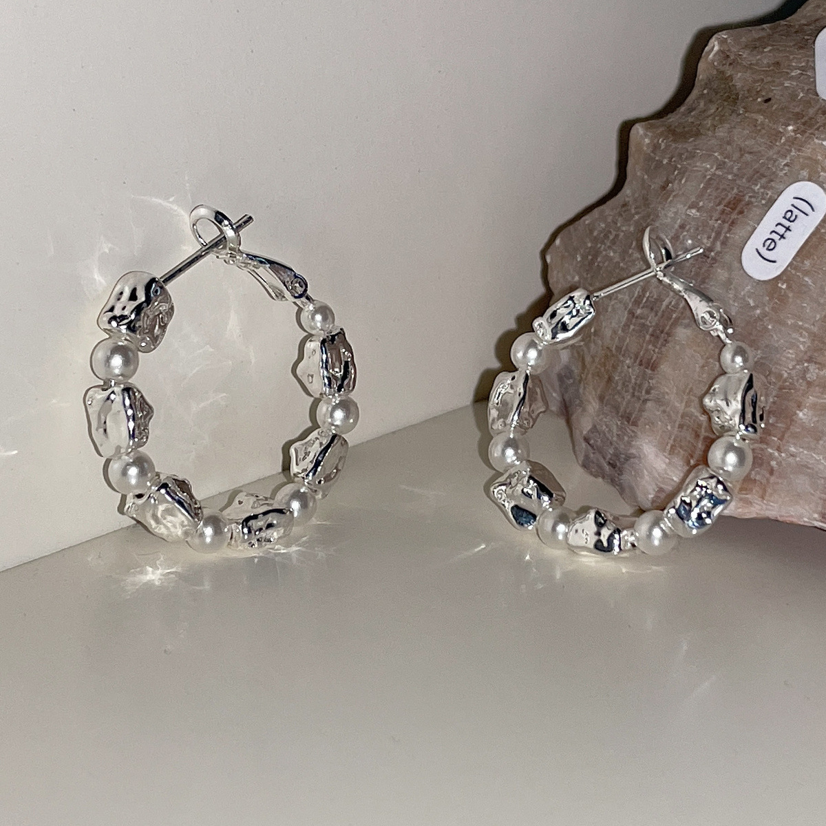 輕奢復古珍珠耳環女精緻小眾高級感碎銀耳圈酷颯時尚歐美耳飾