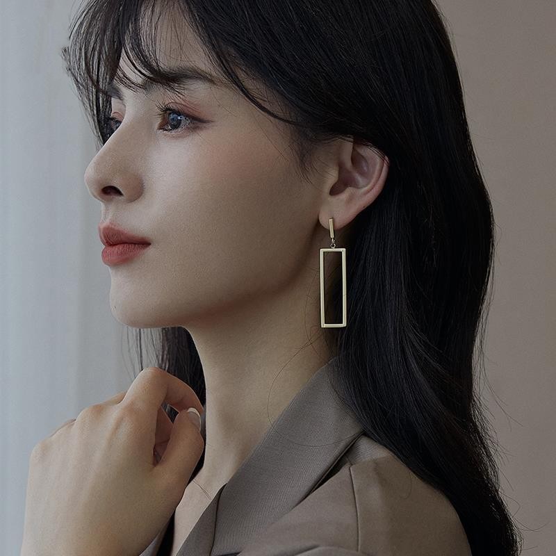 Retro Texture Simple Matte Gold Rectangular Earrings display picture 9