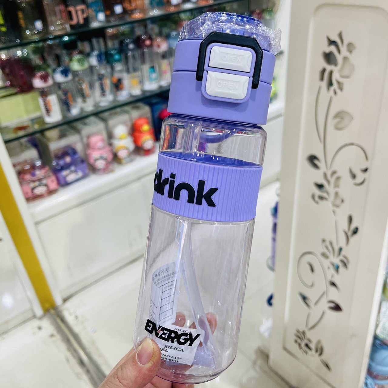 Jinshi nuevos productos portátiles estudiantes de alta capacidad doble bebida taza de paja 700ml deportivo simple jarro taza de plástico