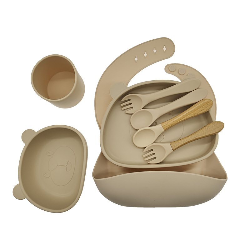 Nuevo oso de dibujos animados plato vajilla para niños traje bebé vajilla alimentación de cuatro piezas de silicona babero tenedor cuchara